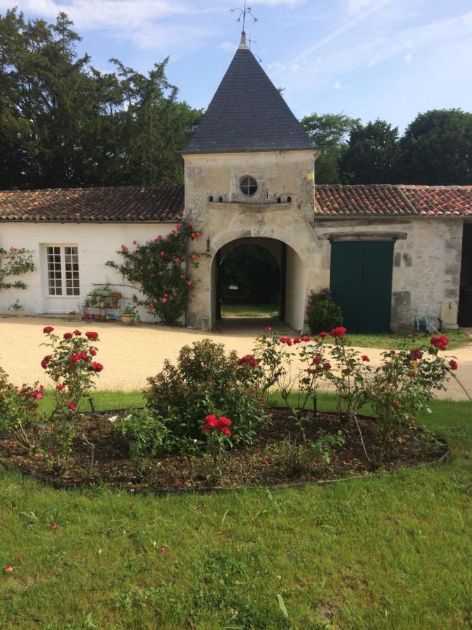 Chaniers Le Logis Du Plessis B&B 외부 사진