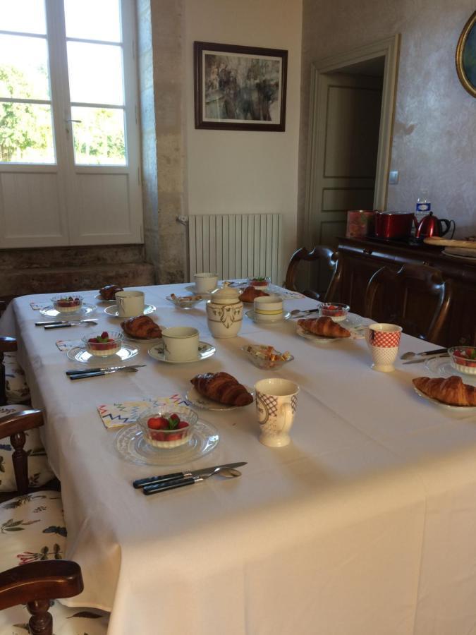 Chaniers Le Logis Du Plessis B&B 외부 사진
