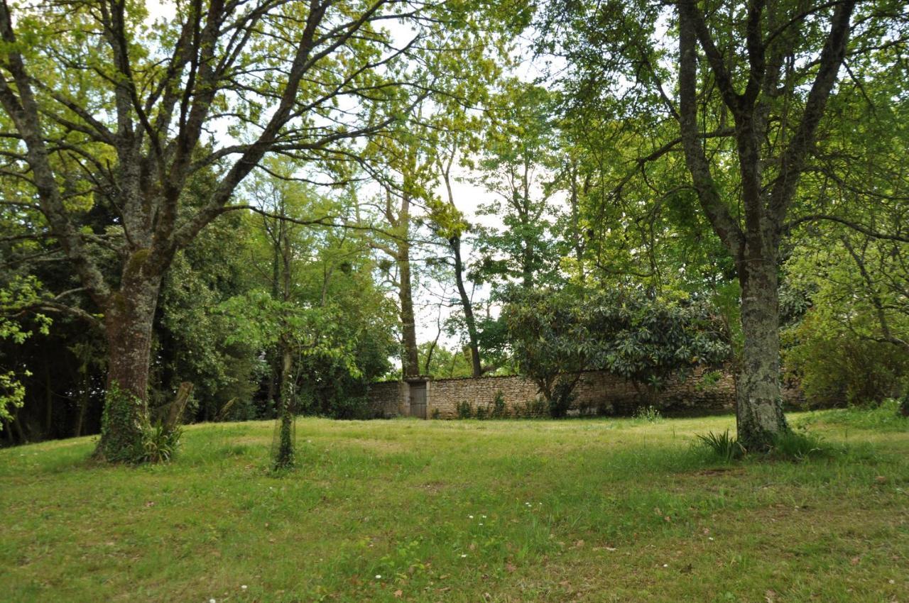 Chaniers Le Logis Du Plessis B&B 외부 사진