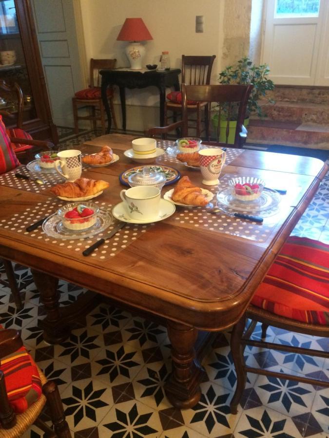Chaniers Le Logis Du Plessis B&B 외부 사진
